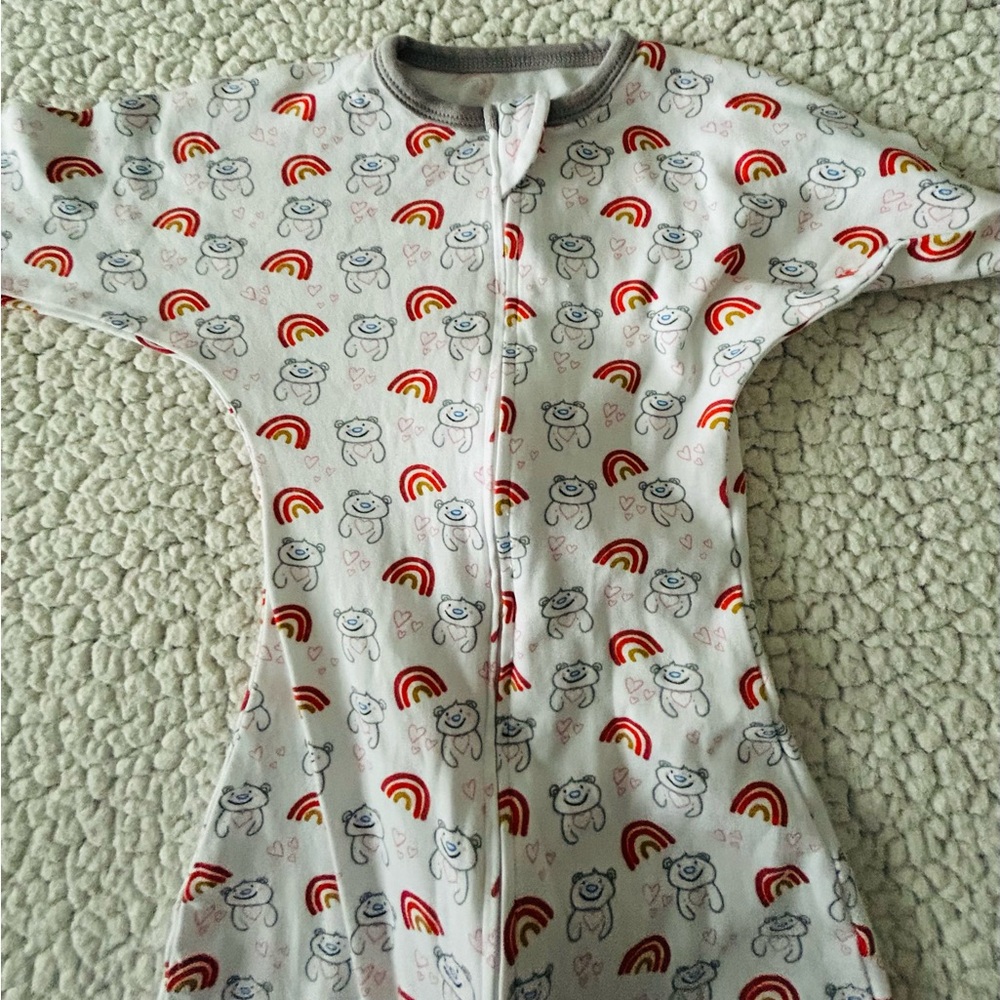 Adorable Rainbow and Bear Print babies Swaddle